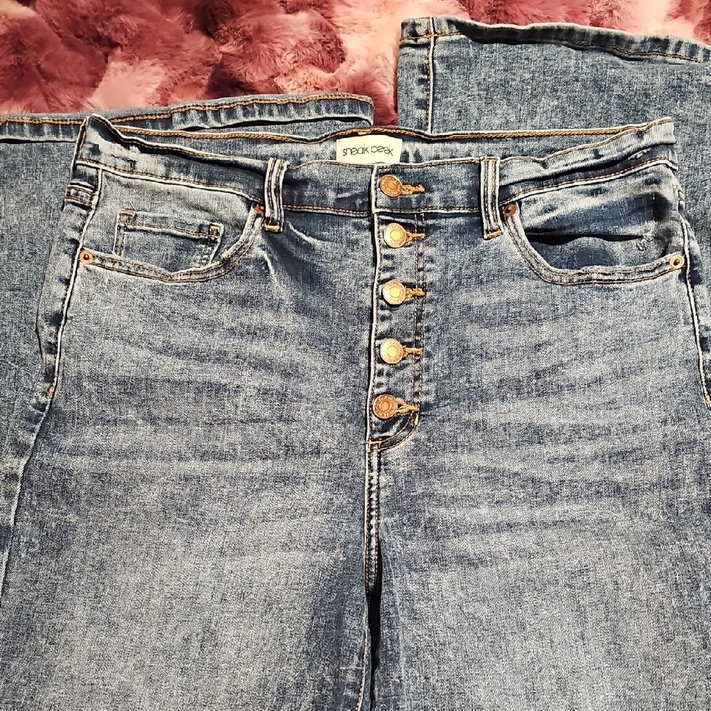 Sneak Peek High Rise Blue Jeans with Classic Wash
